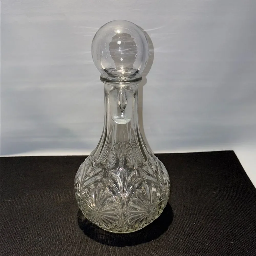 Elegant Clear Glass Decanter